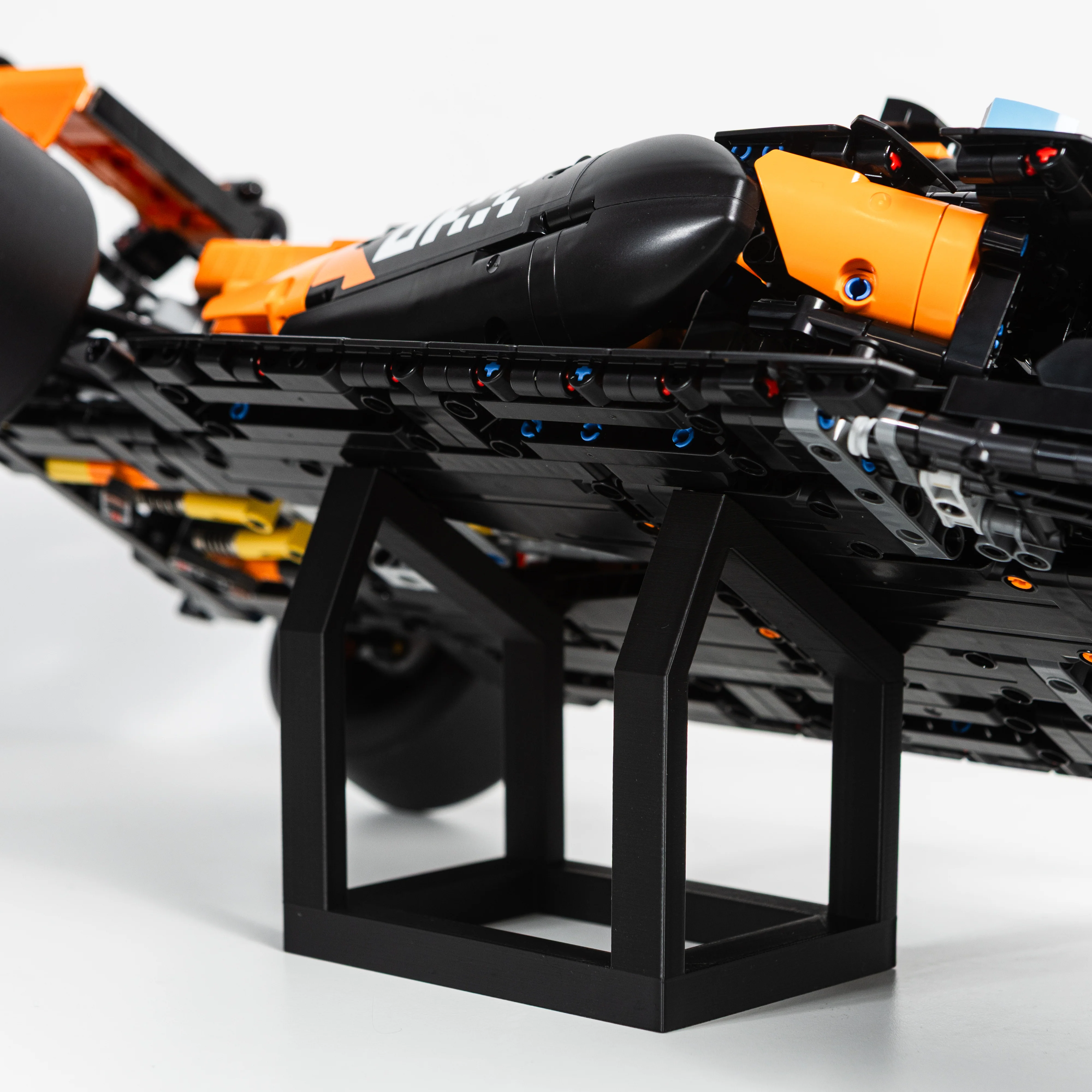 Display Stand Compatible with LEGO Technic McLaren F1 42228 - Image 3