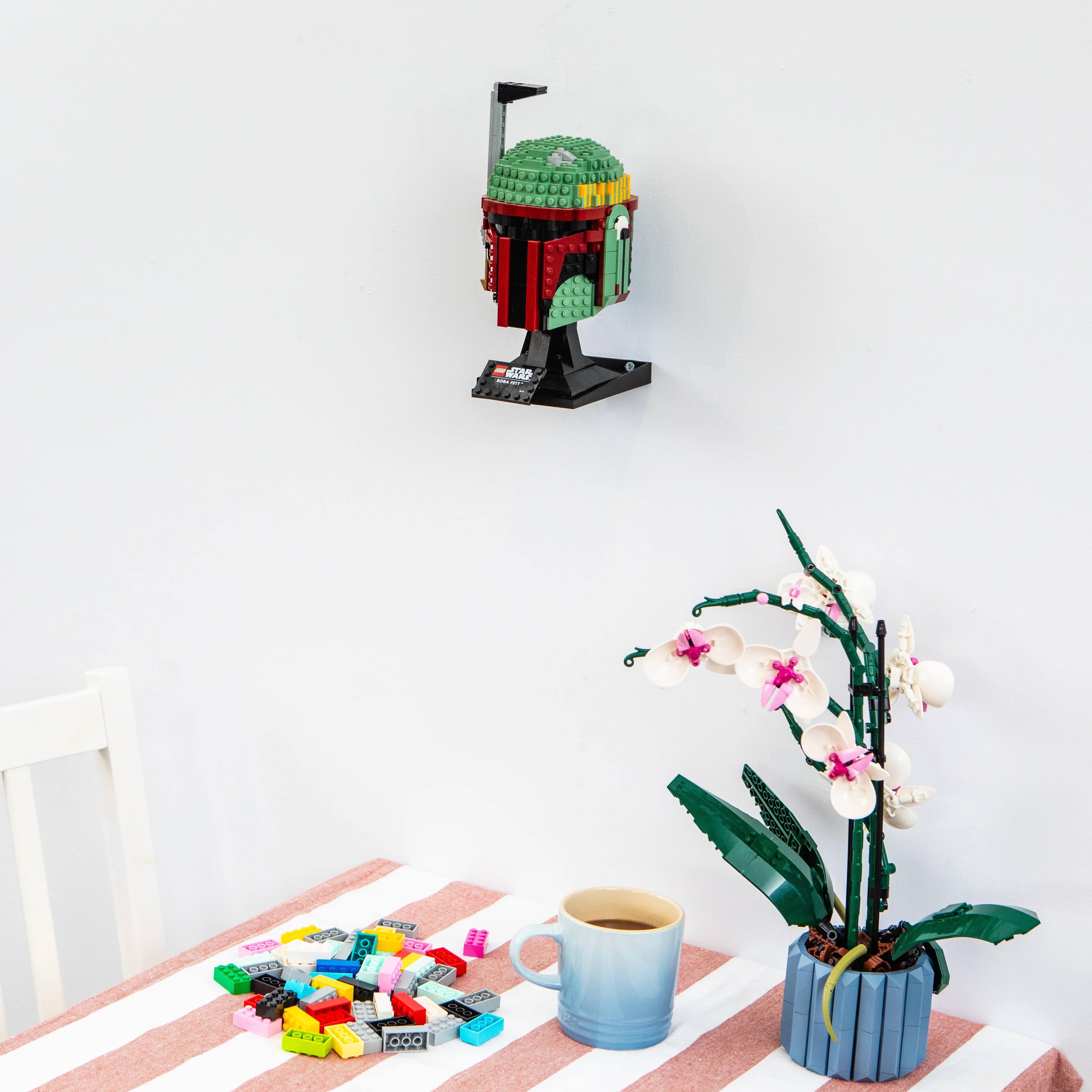 Display Stand For Brick Helmet Series - Image 10