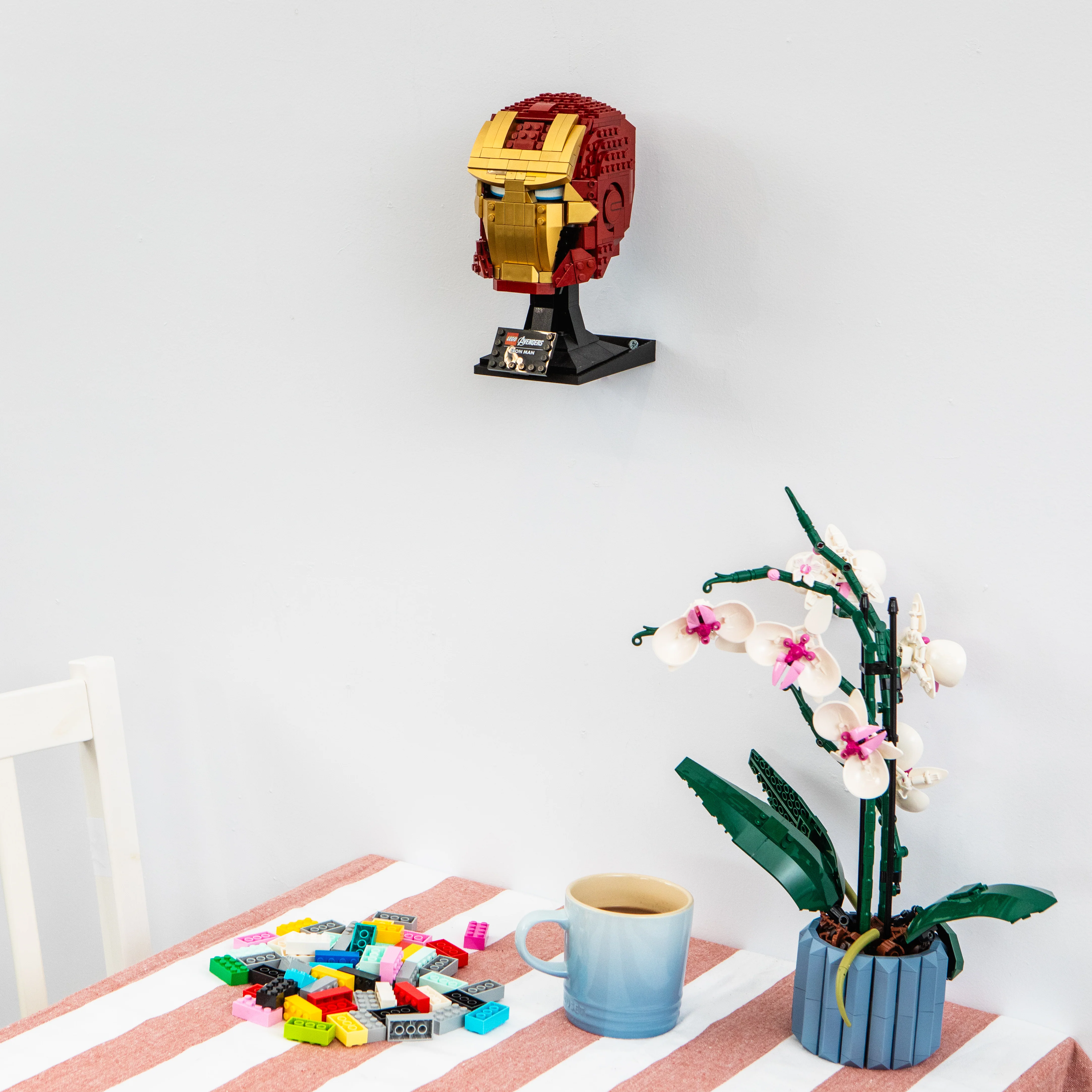 Display Stand For Brick Helmet Series - Image 11