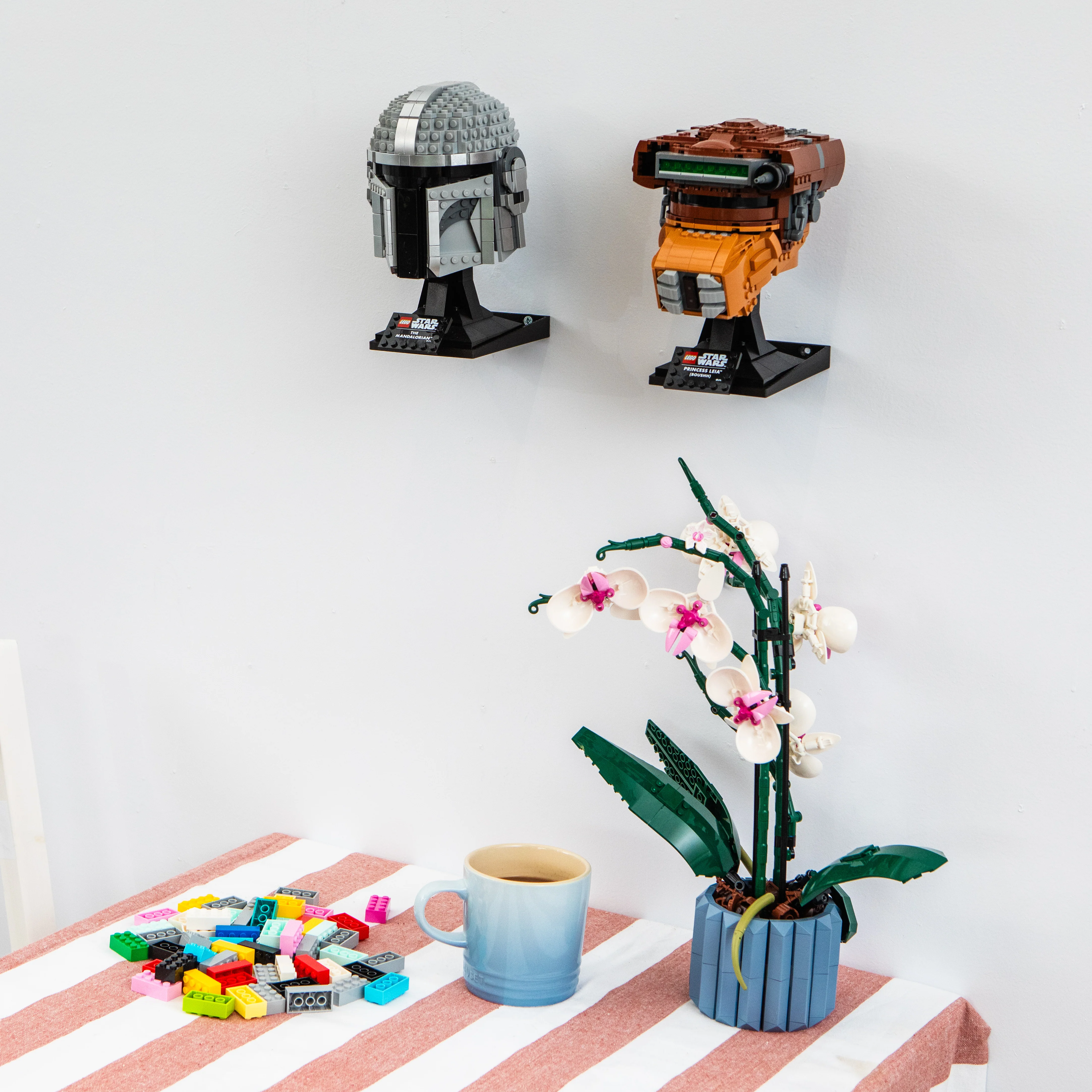 Display Stand For Brick Helmet Series - Image 9